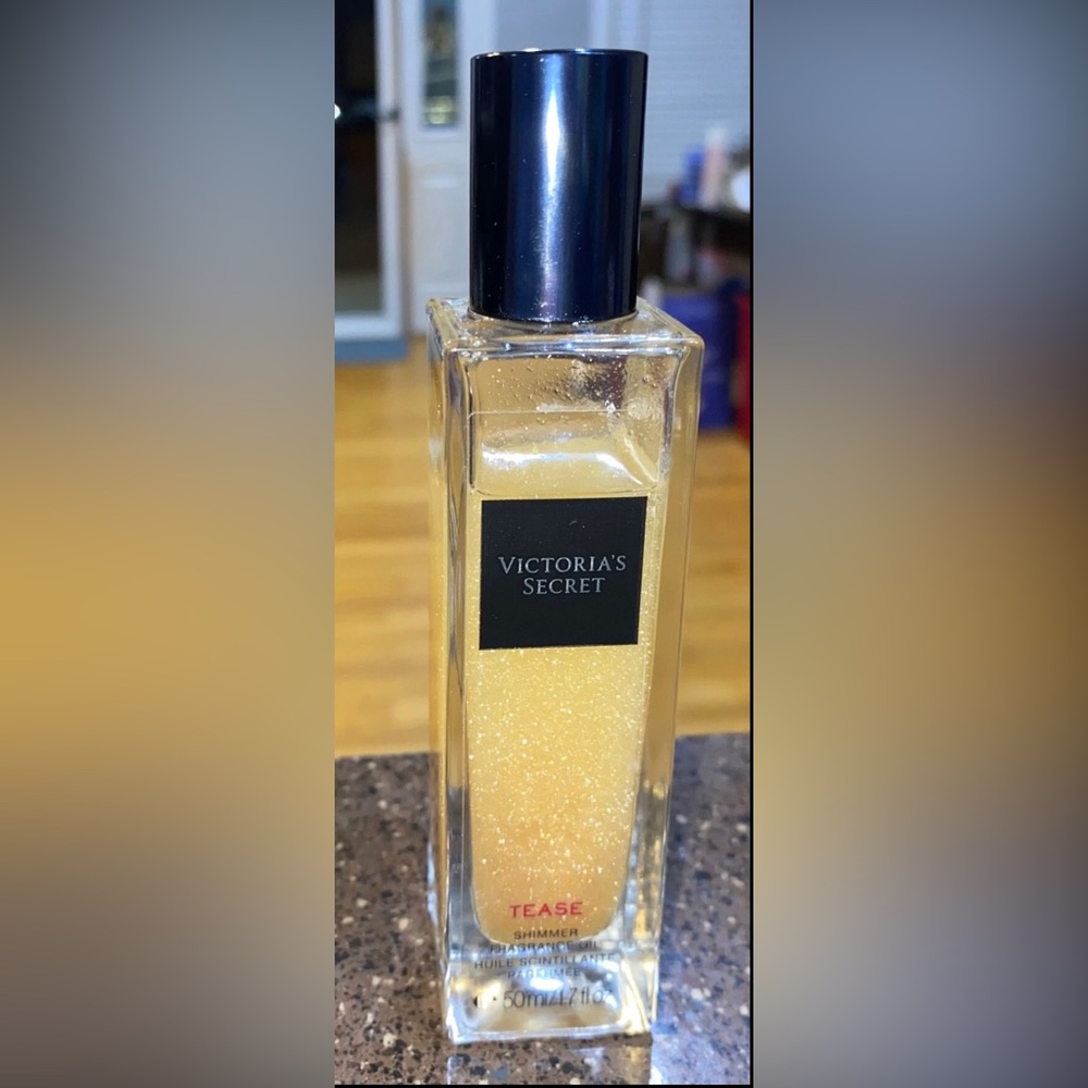 Victoria Secret Tease Shimmer Fragrance Oil 
Discontinued
